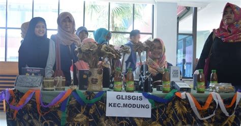 Pameran Produk Unggulan Desa Glisgis Kec Modung Kuliah Kerja Nyata