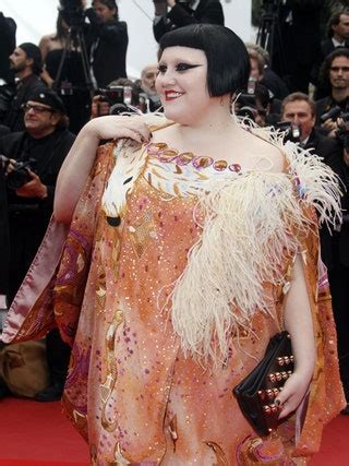 Times Beth Ditto Put Her Signature Twist On Blue Eye Makeup Vogue