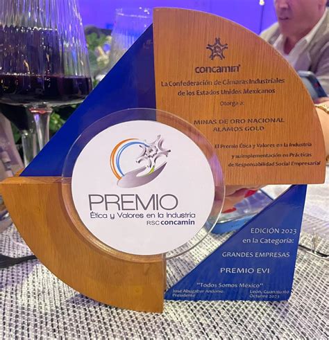 Minas de Oro Nacional recibe Premio de Ética y Valores en la Industria