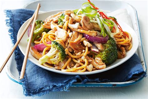 15 Minute Chicken Broccoli And Cashew Stir Fry