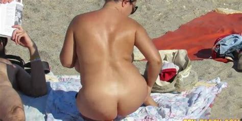 Voyeur Beach Amateur Nude Milfs Pussy And Ass Close Up Tnaflix
