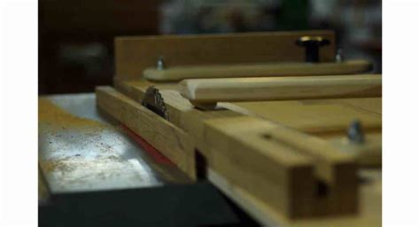 Build a Tapering Jig – Free Woodworking Plan.com