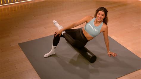 10 Min Foam Rolling Glutes Peloton Stretching Classes