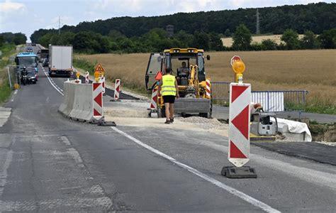 Rekonštrukcia cesty za Veľatami potrvá do novembra budúceho roka