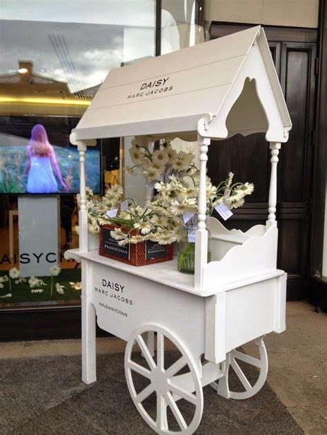 Pin On Inspirational Cart Designs Pop Up Shops Flower Cart Flower Shop