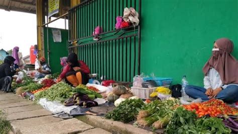 Agus Aras Keluhkan Pasar Tumpah Di Luar Pasar Induk Sangatta Utara