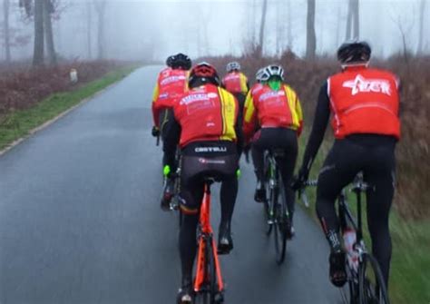 Le groupe compétition à lentraînement UCC Vivonne