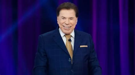 Silvio Santos Completa Anos E Ganha Parab Ns De F S Na Porta De