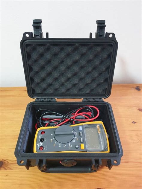 Fluke 115 Digital Multimeter With Pelican 1120 Protector Case