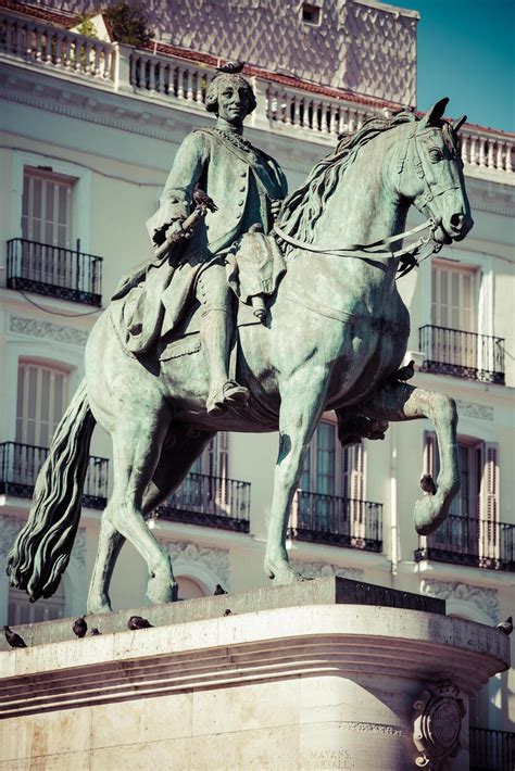 Rey Carlos Iii Ecuestre Estatua Famoso T O Pepe Firmar Puerta Del Sol