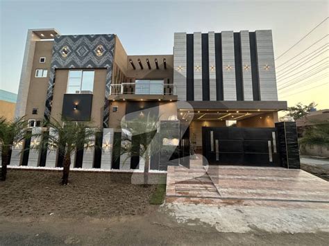 Corner 10 Marla Ultra Modern Design House For Sale In Uet Society