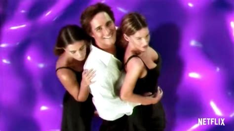 Diego Boneta recrea el video de Cómo es posible que a mi lado para