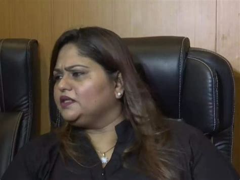 Sameer Wankhedes Sister Yasmin Filed A Complaint Against Nawab Malik In The Police Station