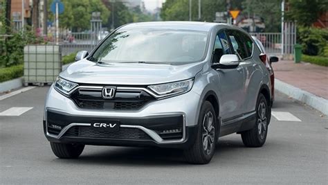 Kích cầu cuối năm nhiều mẫu xe hot giảm sâu có xe tiền tỉ chỉ còn vài trăm triệu đồng