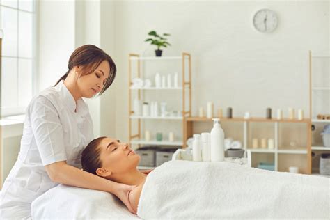 8 Benefits To Becoming A Massage Therapist International Academy