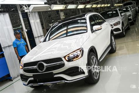 Kelangkaan Chip Bikin Konsumen Mercedes Benz Inden Setahun Republika