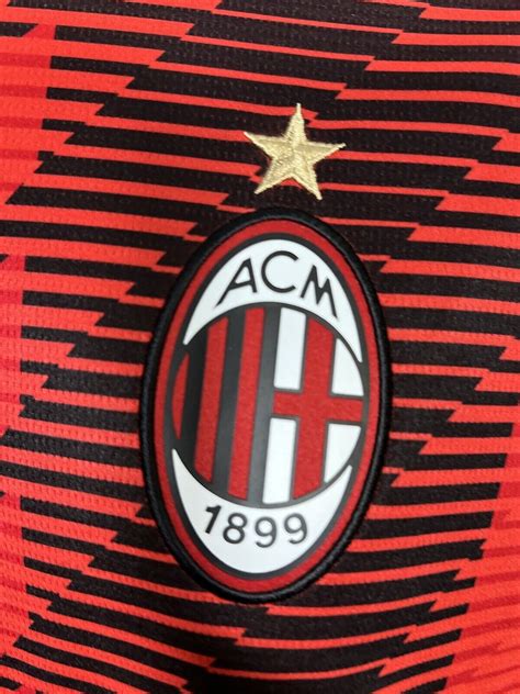 Suposta Camisa Do AC Milan Para 2023 2024 Surge Nas Redes Sociais