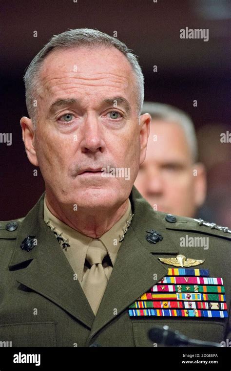 General Joseph F Dunford Hi Res Stock Photography And Images Alamy