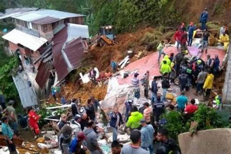 Al Menos Nueve Muertos Por Deslizamiento De Tierra En Santander Colombia