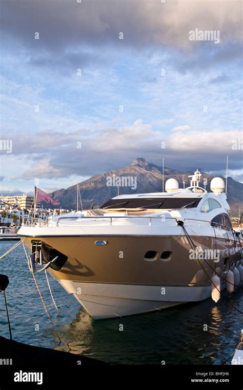 Luxus Yacht In Puerto Banus Marbella Andalusien Spanien