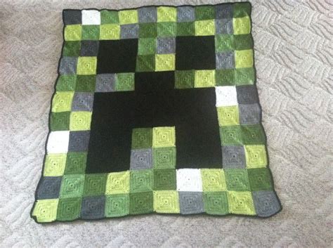 Crocheted Minecraft Creeper Blanket Crochet Things Pinterest