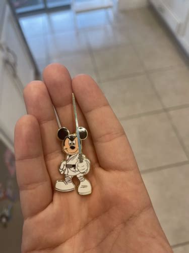 Disney Star Wars Mickey Mouse Pin As Jedi Luke Skywalker With