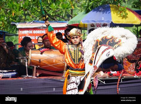 Indonesian performing Jaranan dance (kuda lumping, kuda kepang) dance ...