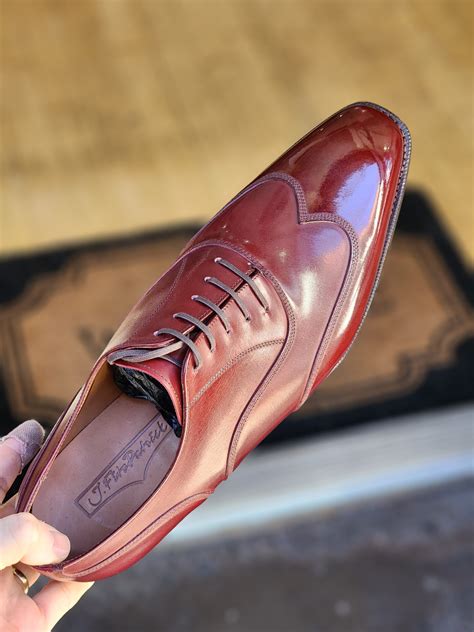 What Is A Mirror Shine?