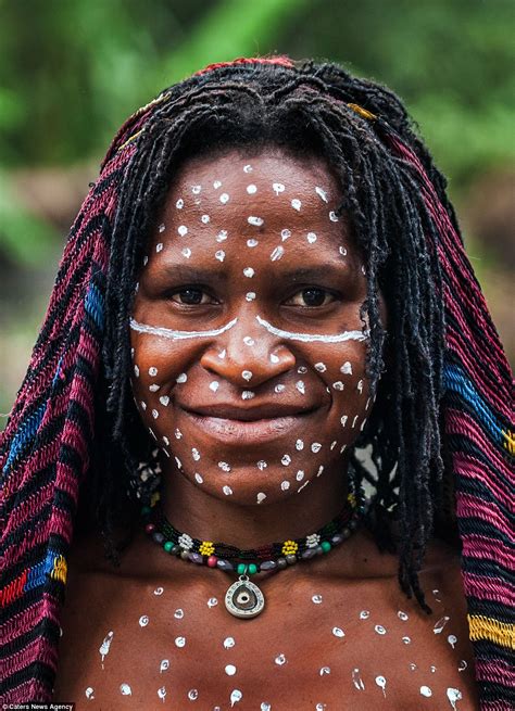 Stunning Photos Offer A Glimpse Into Indonesias Rarely Seen Tribes