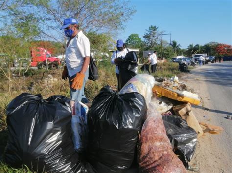 Realizan limpieza y recolección de basura en carreteras de Kanasín