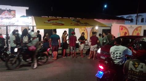 Homem é perseguido e executado a tiros dentro de pizzaria em Manaus