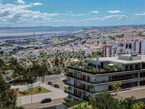 Apartamento T Venda Na Rua Angola Santa Iria De Azoia S O