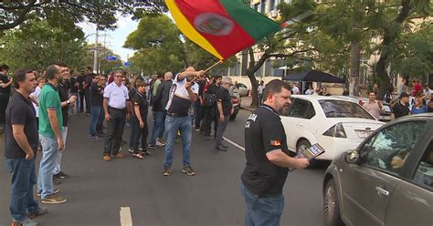 G1 Protesto De Policiais Civis Bloqueia A Avenida Ipiranga Em Porto