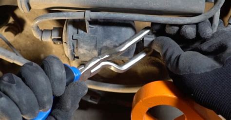 Comment changer filtre à carburant sur RENAULT Kangoo I KC Guide