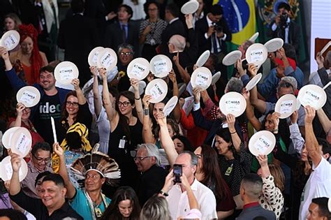 Coluna Bolos De Barro E Brasil De Fato Rio Grande Do Sul