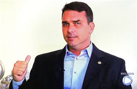 Fl Vio Bolsonaro Diz Que Movimenta Es Banc Rias Se Referem Compra E