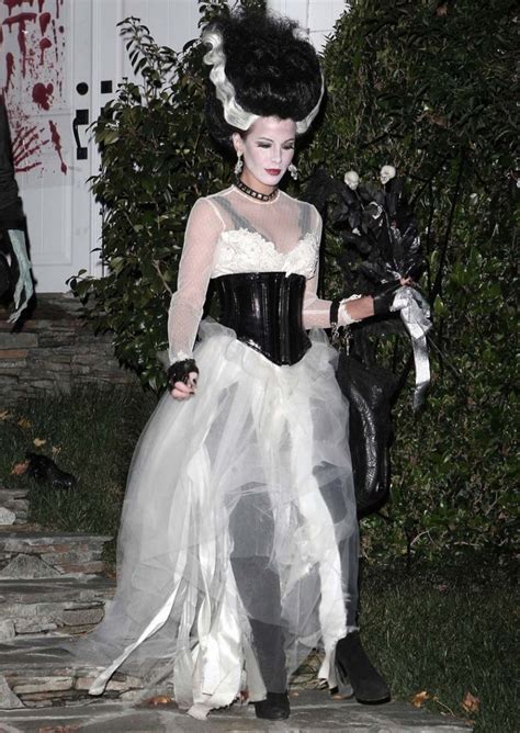 Kate Beckinsale As The Bride Bride Of Frankenstein Costume Bride Costume Frankenstein Costume