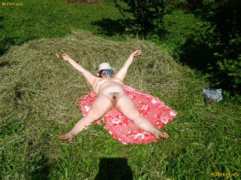 Private Pics Mature позирование природа загар