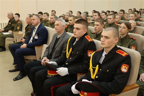 Военнослужащие 72 ОУЦ посетили Борисовское кадетское училище Минской ...