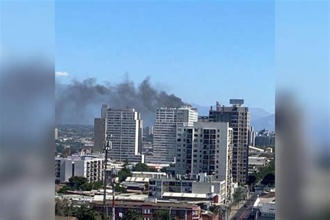 Combaten incendio de departamento en el centro de Santiago - La Tercera