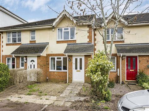 2 Bed Terraced House For Sale In Dickens Close Caversham Reading Rg4