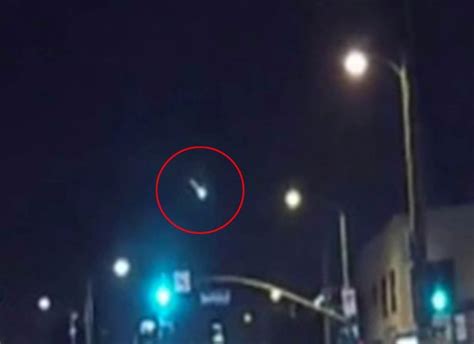 Giant Green Fireball Caught On Camera As It Heads Towards Earth In This