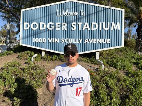 These Dodgers fans caught Shohei Ohtani's 3 home runs in Game 4 of the