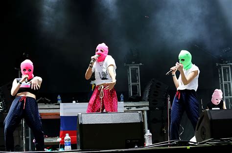 Pussy Riot Lgbtq Ladyland Ysolife