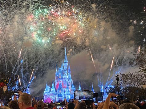 Magic Kingdom's New Year's Eve Fireworks Are Spectacular - MickeyBlog.com