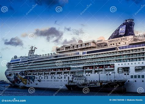 Norwegian Jewel (luxury Cruise Ship) Editorial Stock Photo - Image of ...