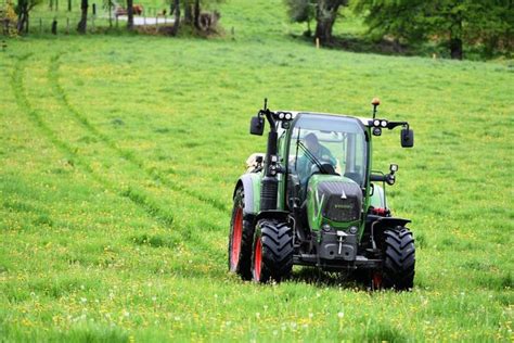 Un Agriculteur Meurt Cras Par Son Tracteur Dans La Dr Me Mercurol