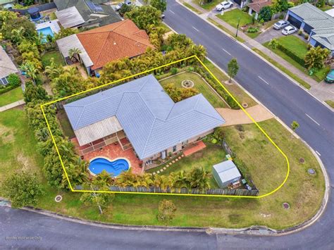 49 Greenway Boulevard Maudsland Qld 4210 Property Details