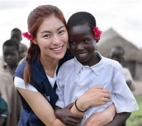 엄마가 되었어요 27살 에이즈 걸린 딸의 엄마가 되어 결혼시켜 가게 차려준 여배우 센세이션