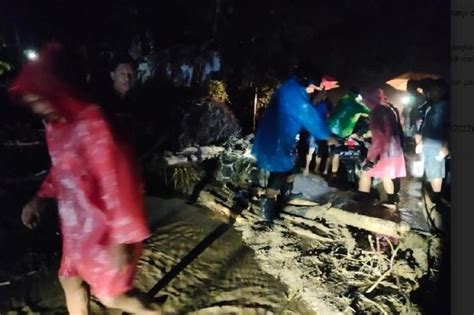 Banjir Bandang Terjang Pameungpeuk Garut Ratusan Rumah Warga Terendam